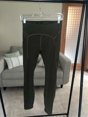 Lululemon Women’s  Olive Green leggings